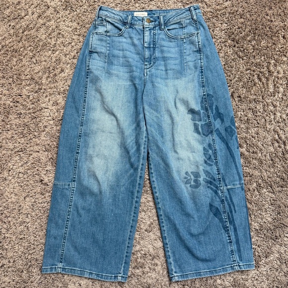 Pilcro Kenna Mid-Rise Heritage Barrel Jeans Icon Edition in Floral Resist Wash - Picture 3 of 15